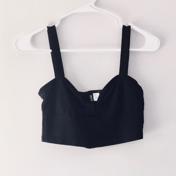 H&M Tops - H&M Keyhole Crop Top